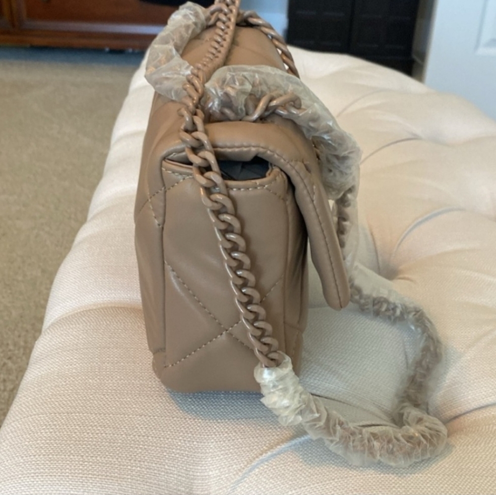 NWT Gilda Paris Quilted Taupe Crossbody, Long And Short Chain - Picture 4 of 9